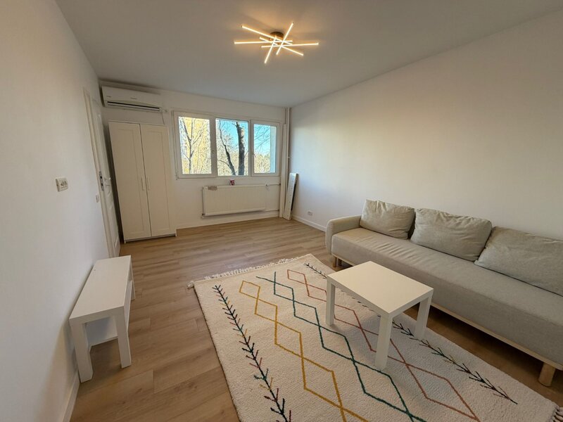 Titan, 3 minute parc IOR si metrou, stradal pe Nicoloae Grigorescu